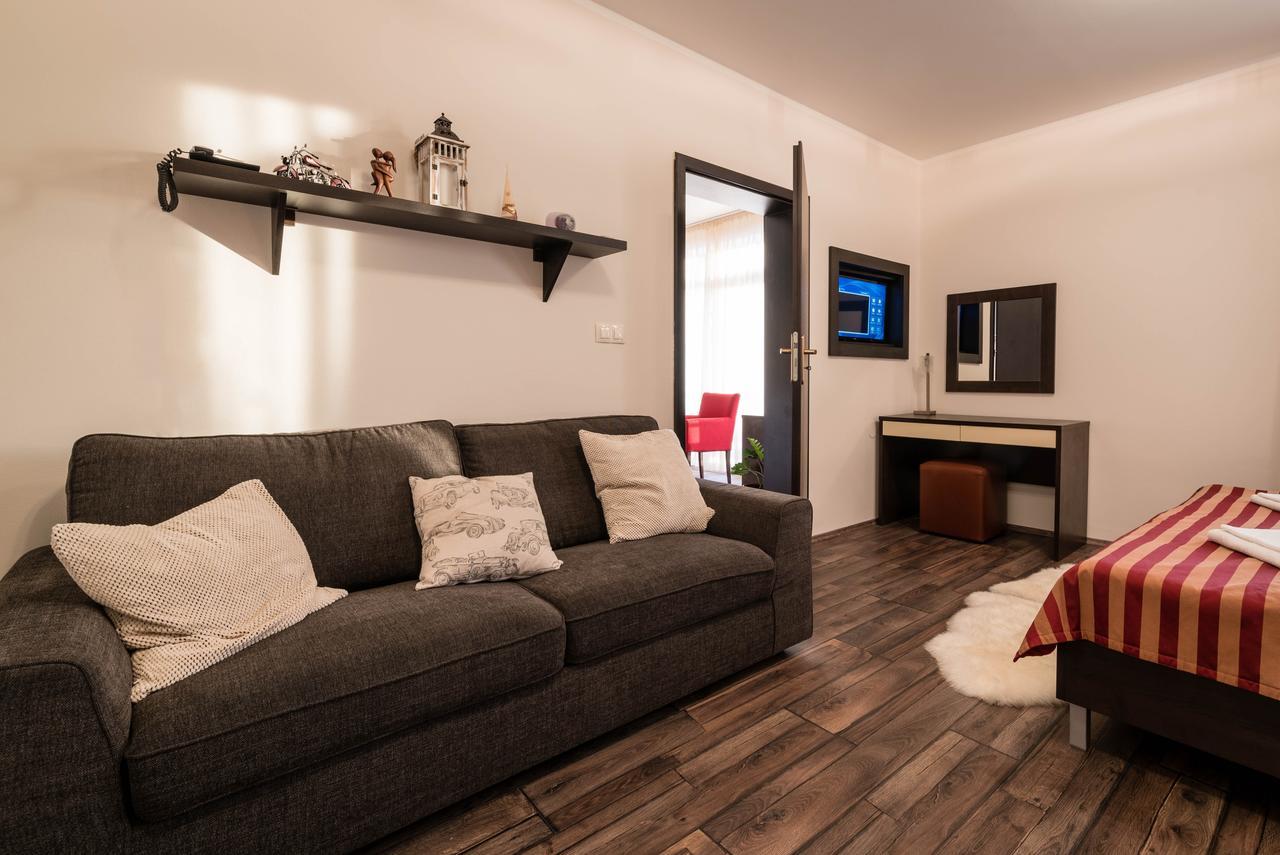 Apartman Mirka - Hotel Luka Besenova Luaran gambar