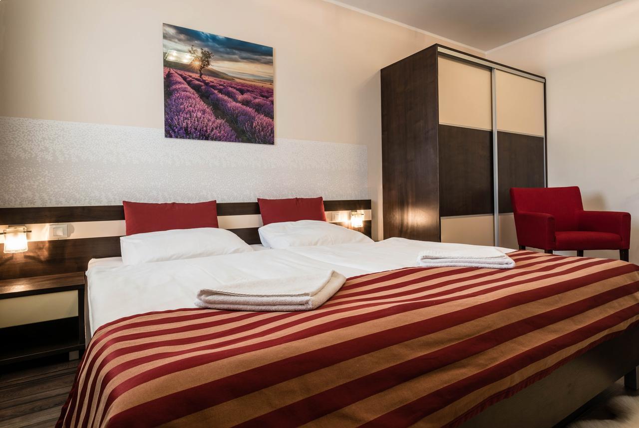 Apartman Mirka - Hotel Luka Besenova Luaran gambar